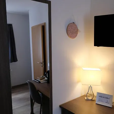 Alojamento de Acomodação e Pequeno-almoço Gaestehaus Zur Sonne Bad Wimpfen