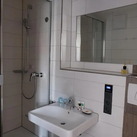 Bed and Breakfast Gaestehaus Zur Sonne 3*