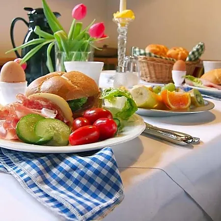 Gaestehaus Zur Sonne Alojamento de Acomodação e Pequeno-almoço