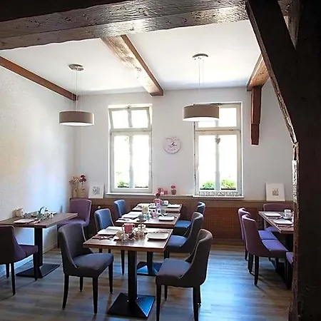 Alojamento de Acomodação e Pequeno-almoço Gaestehaus Zur Sonne 3*
