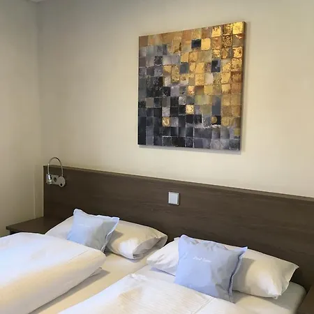 Gaestehaus Zur Sonne Alojamento de Acomodação e Pequeno-almoço 3*