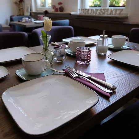 Gaestehaus Zur Sonne Alojamento de Acomodação e Pequeno-almoço Bad Wimpfen